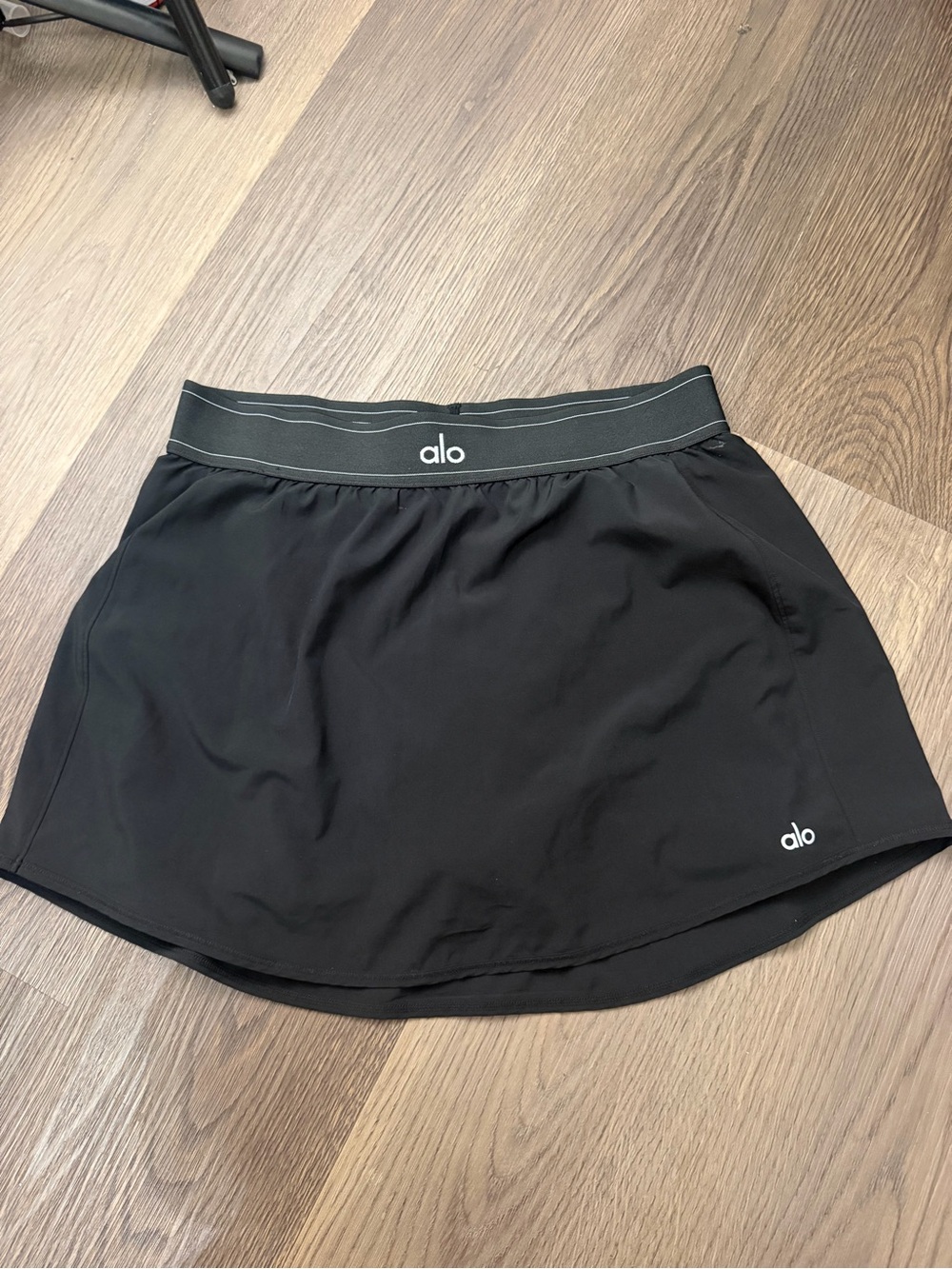 ALO Yoga Black Athletic Mini Skirt with Logo Waistband